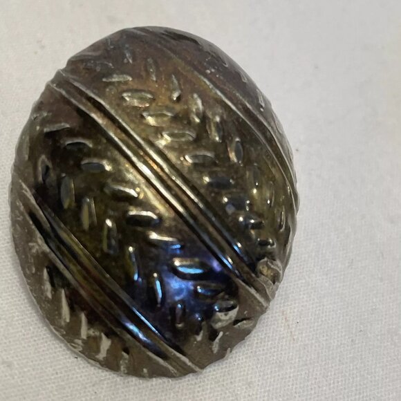 Two Pairs of Vintage Clip-on Earrings Oval & 3 Leaf Antique Looking - Picture 5 of 9